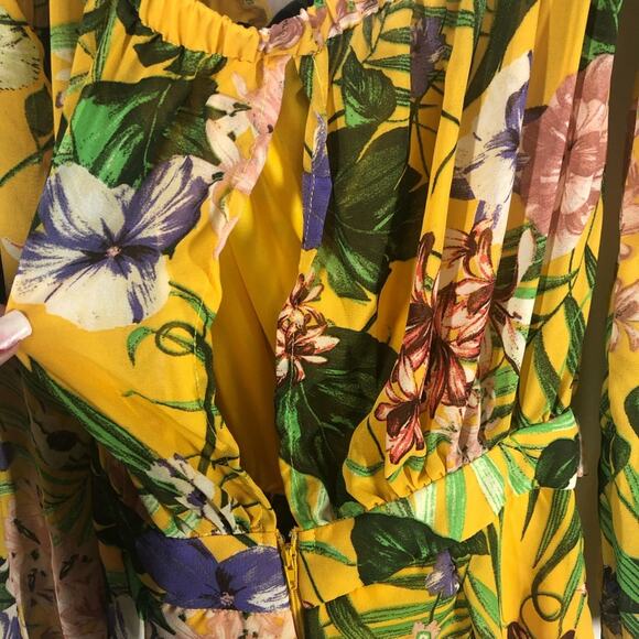 Miss Avenue Jungle Jumpsuit Off Shoulder Open Back Self Tie Belt size Small - Picture 12 of 16